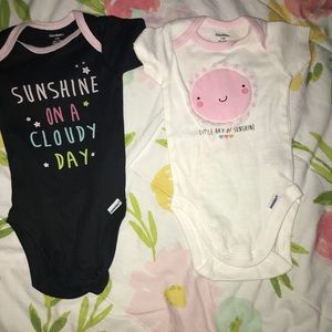 0-3 month onesie set!